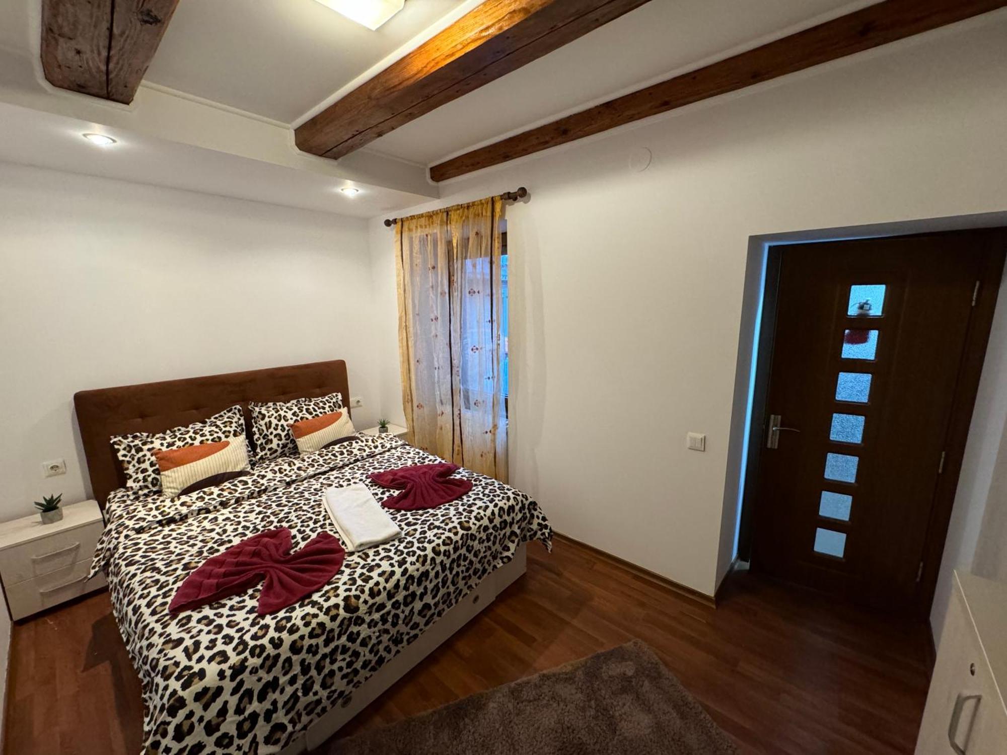 Iazi Apartament Braşov Exteriör bild